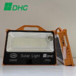 Đèn pha xách tay 200W năng lượng mặt trời 6 Đèn pha xách tay 200W