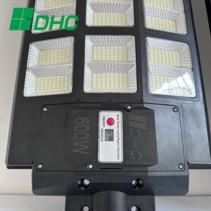 Đèn liền thể năng lượng mặt trời 600W